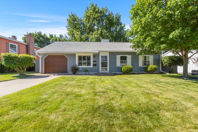 1510 Glenlake Drive, South Bend, IN 46614