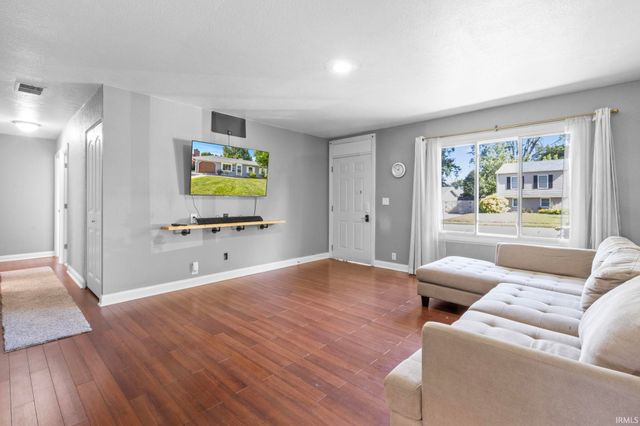 1510 Glenlake Drive, South Bend, IN 46614
