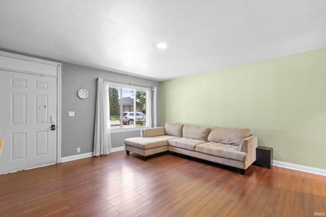 1510 Glenlake Drive, South Bend, IN 46614