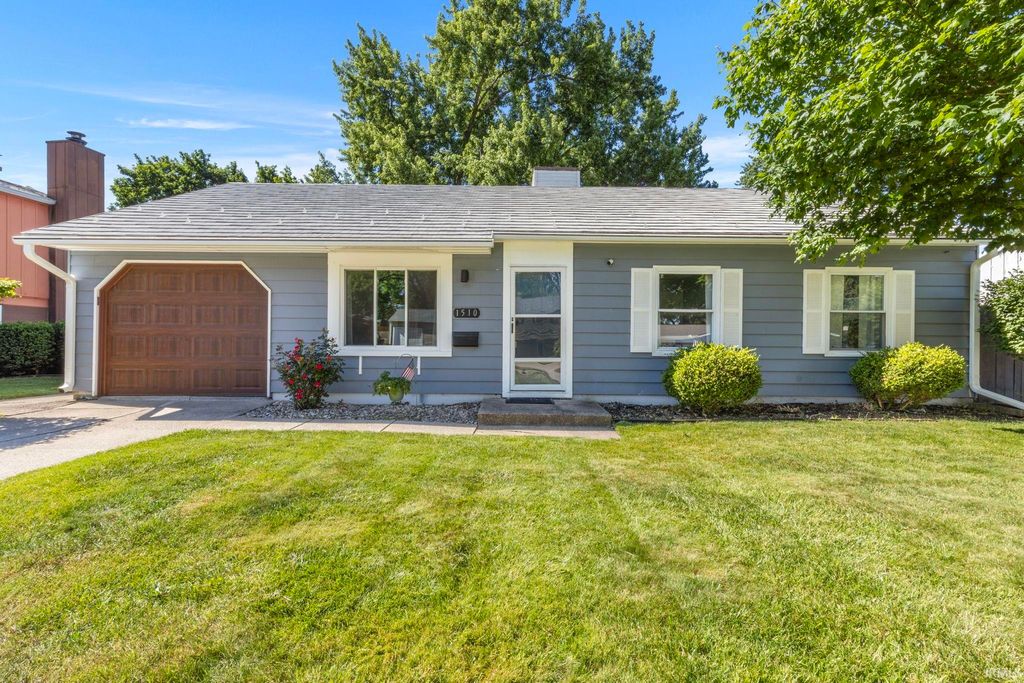 1510 Glenlake Drive, South Bend, IN 46614