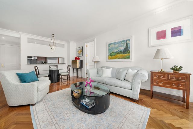 351 E 51st St Apt 11B, New York City, NY 10022