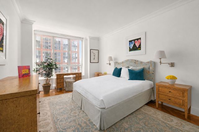 351 E 51st St Apt 11B, New York City, NY 10022