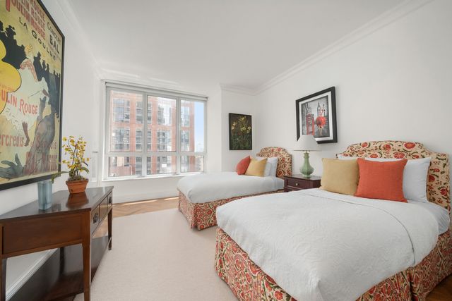 351 E 51st St Apt 11B, New York City, NY 10022