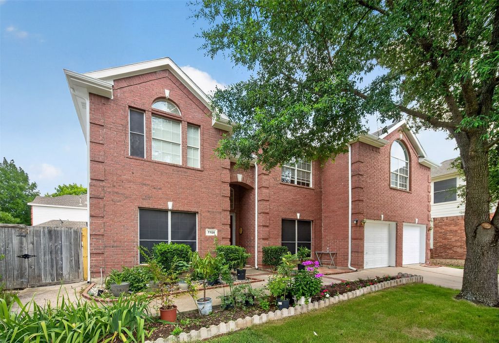 7708 Buccaneer Circle, Arlington, TX 76016