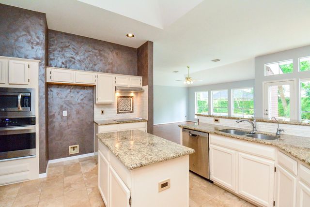 1638 Almond Brook Lane, Houston, TX 77062