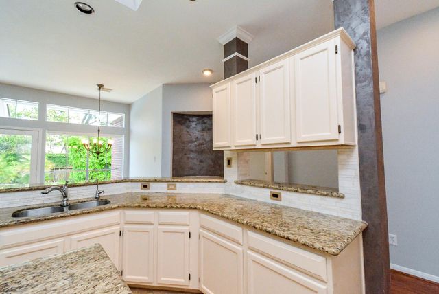 1638 Almond Brook Lane, Houston, TX 77062