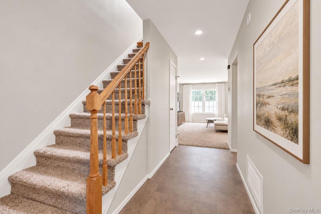 305 Sara Circle, Port Jefferson Station, NY 11776 — photo 4