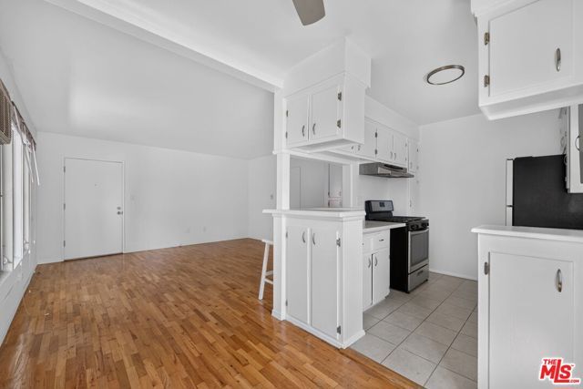 13553 Moorpark Street 1, Los Angeles, CA 91423