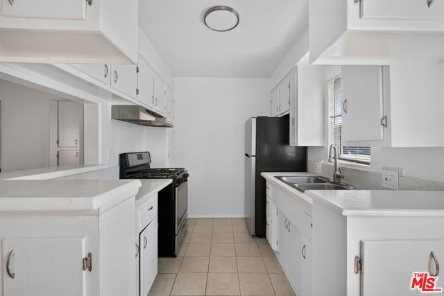 13553 Moorpark Street 1, Los Angeles, CA 91423