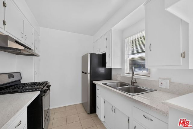13553 Moorpark Street 1, Los Angeles, CA 91423