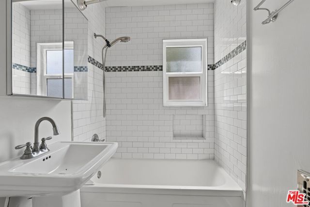 13553 Moorpark Street 1, Los Angeles, CA 91423