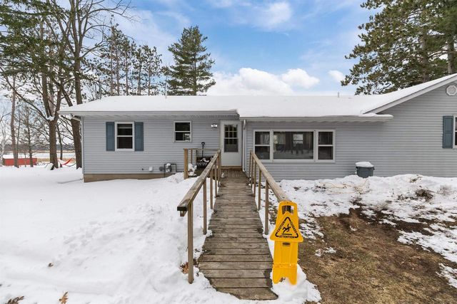 N5015 Fox River Lane, Princeton, WI 54968
