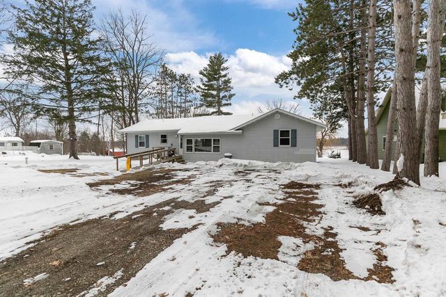 N5015 Fox River Lane, Princeton, WI 54968