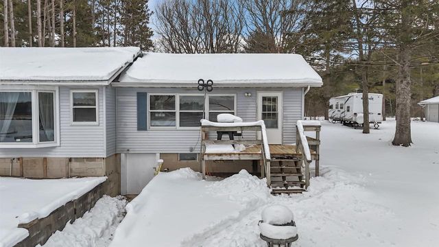 N5015 Fox River Lane, Princeton, WI 54968