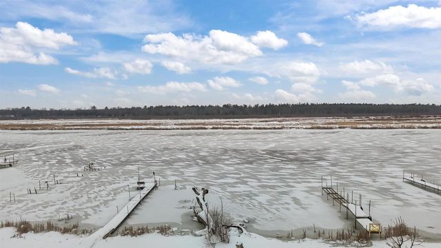 N5015 Fox River Lane, Princeton, WI 54968