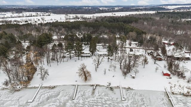 N5015 Fox River Lane, Princeton, WI 54968