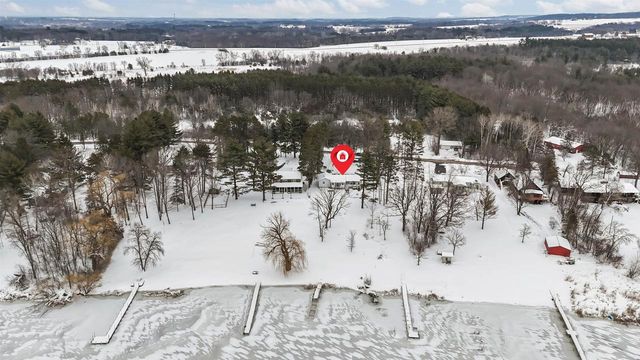 N5015 Fox River Lane, Princeton, WI 54968