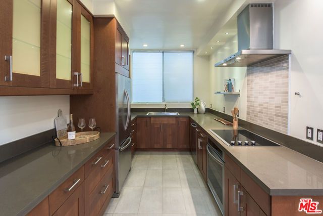 16601 Marquez Avenue 103, Pacific Palisades (los Angeles), CA 90272