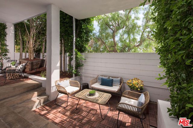 16601 Marquez Avenue 103, Pacific Palisades (los Angeles), CA 90272