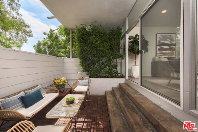 16601 Marquez Avenue 103, Pacific Palisades (los Angeles), CA 90272