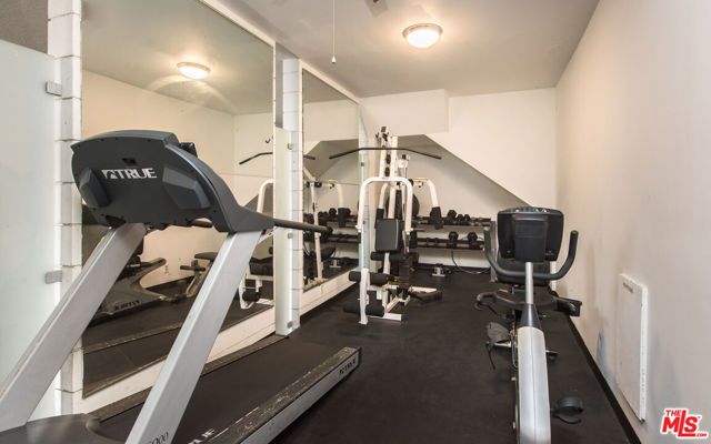 16601 Marquez Avenue 103, Pacific Palisades (los Angeles), CA 90272