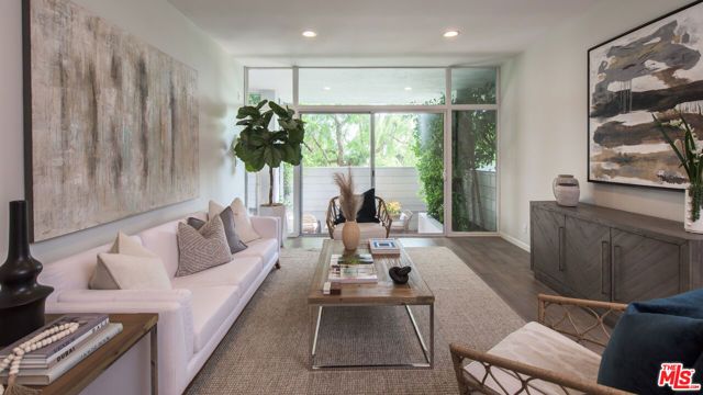 16601 Marquez Avenue 103, Pacific Palisades (los Angeles), CA 90272