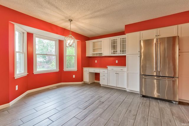7020 Dove Court, Evansville, IN 47715