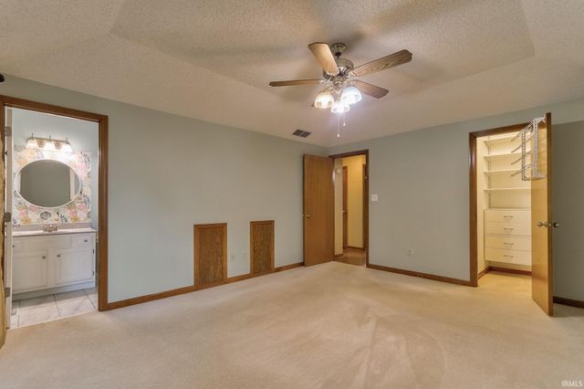 7020 Dove Court, Evansville, IN 47715