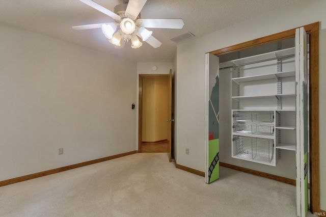 7020 Dove Court, Evansville, IN 47715