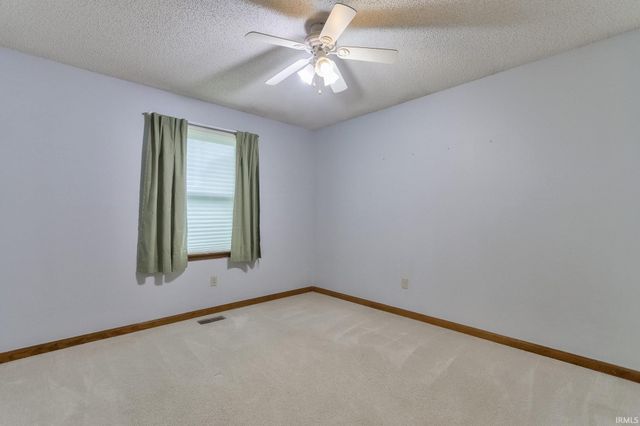 7020 Dove Court, Evansville, IN 47715