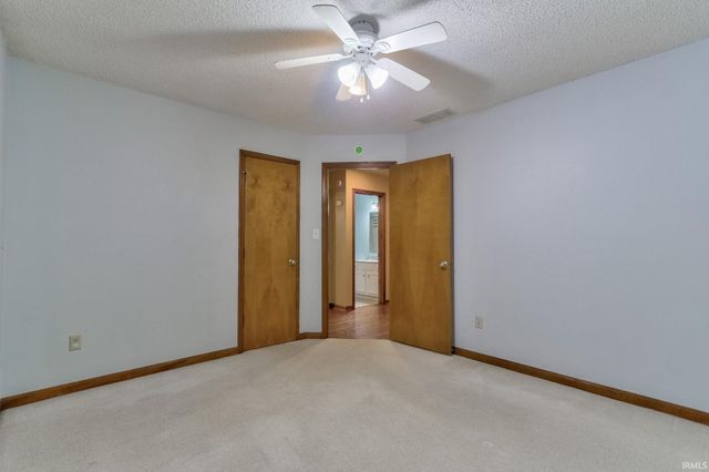 7020 Dove Court, Evansville, IN 47715