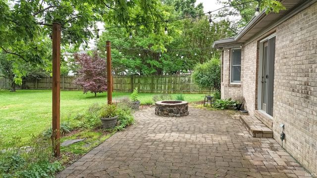 7020 Dove Court, Evansville, IN 47715