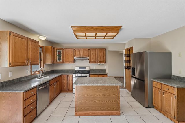 701 SE 61st Street, Pleasant Hill, IA 50327