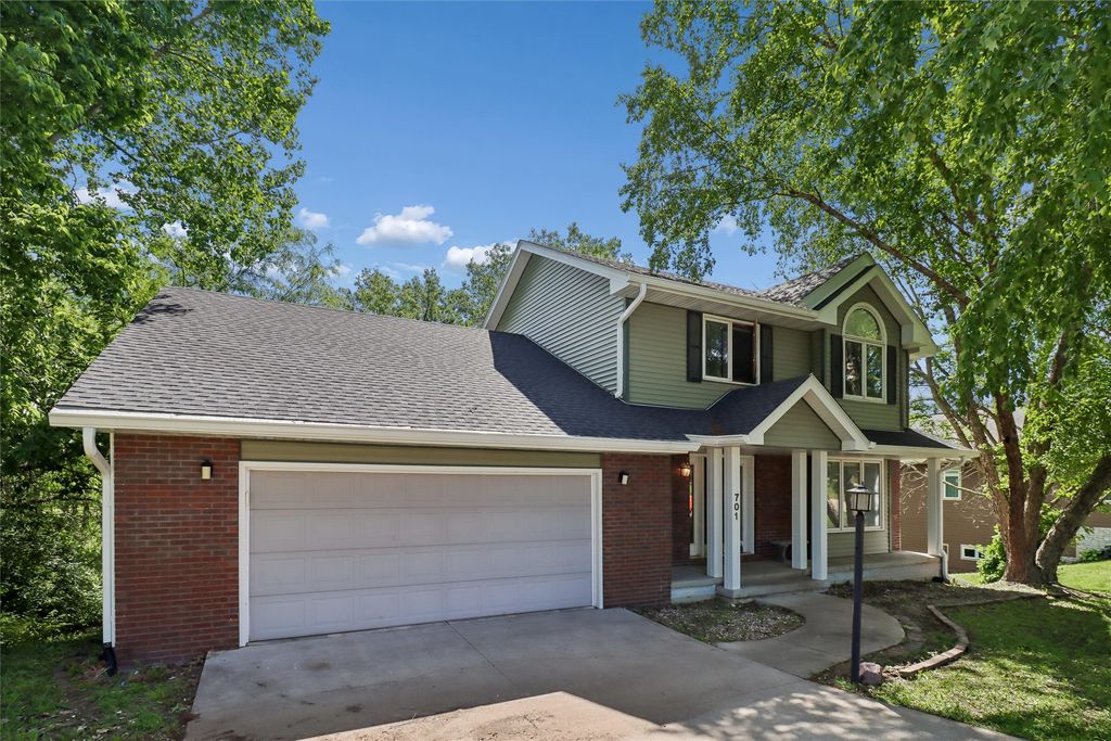 701 SE 61st Street, Pleasant Hill, IA 50327