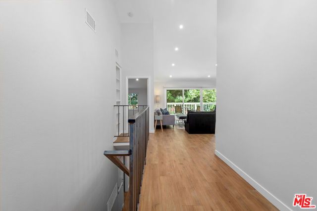 105 Conifer Circle, Oak Park, CA 91377