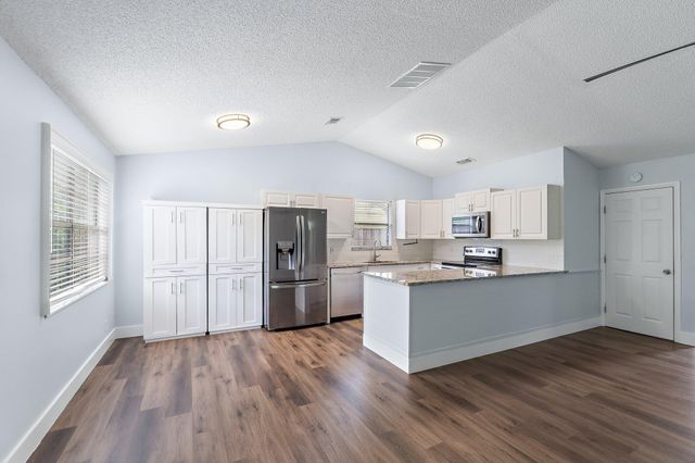 141 Rosewood Circle, Jupiter, FL 33458