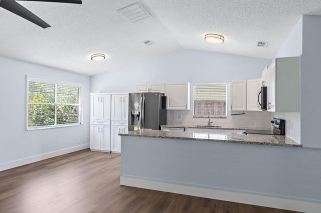 141 Rosewood Circle, Jupiter, FL 33458