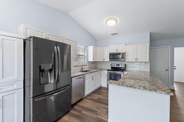 141 Rosewood Circle, Jupiter, FL 33458