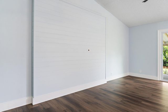141 Rosewood Circle, Jupiter, FL 33458