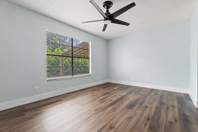 141 Rosewood Circle, Jupiter, FL 33458