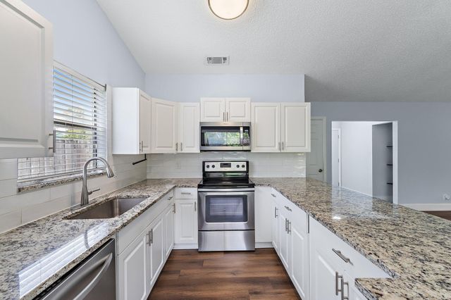 141 Rosewood Circle, Jupiter, FL 33458