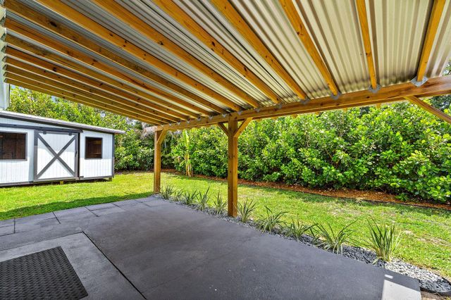 141 Rosewood Circle, Jupiter, FL 33458