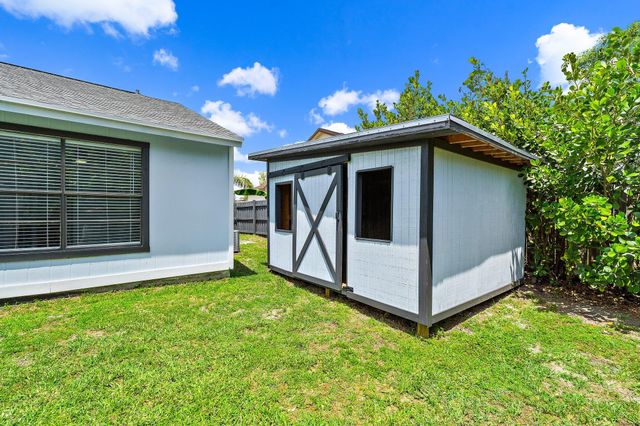 141 Rosewood Circle, Jupiter, FL 33458