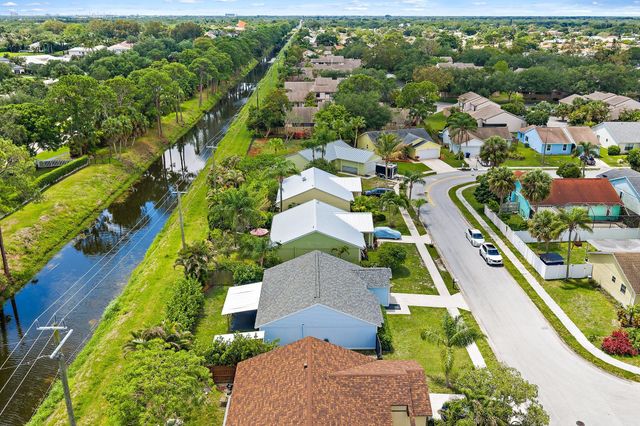 141 Rosewood Circle, Jupiter, FL 33458