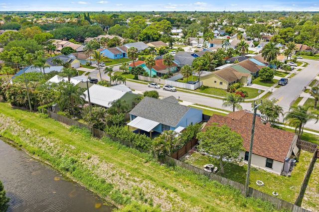 141 Rosewood Circle, Jupiter, FL 33458