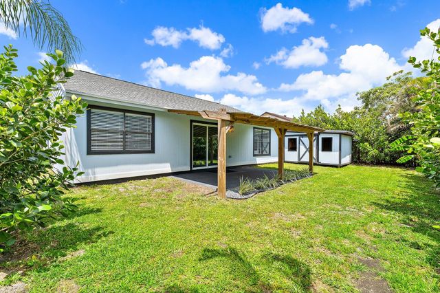 141 Rosewood Circle, Jupiter, FL 33458