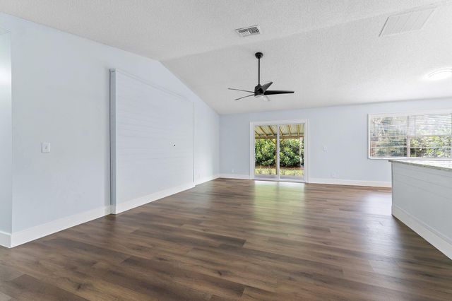141 Rosewood Circle, Jupiter, FL 33458