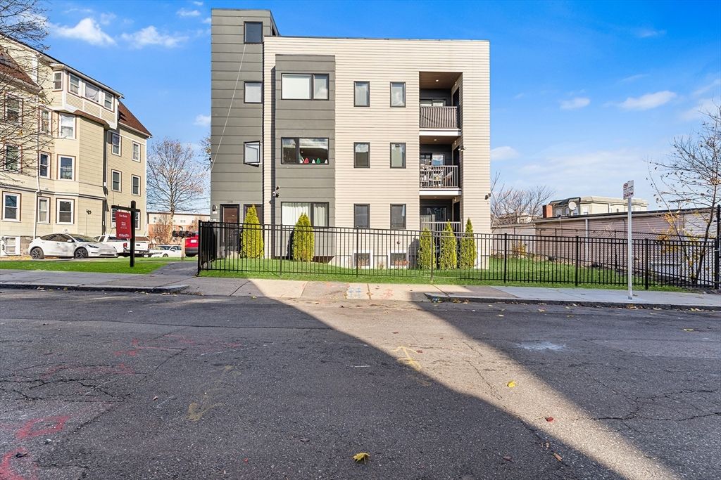 108 Maywood St 2, Boston, MA 02119