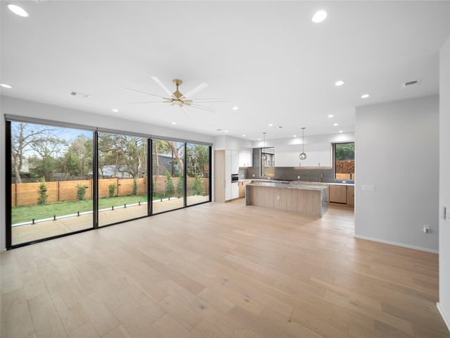 2107 Brackenridge ST B, Austin, TX 78704