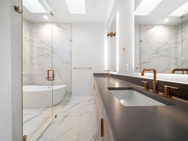 2107 Brackenridge ST B, Austin, TX 78704